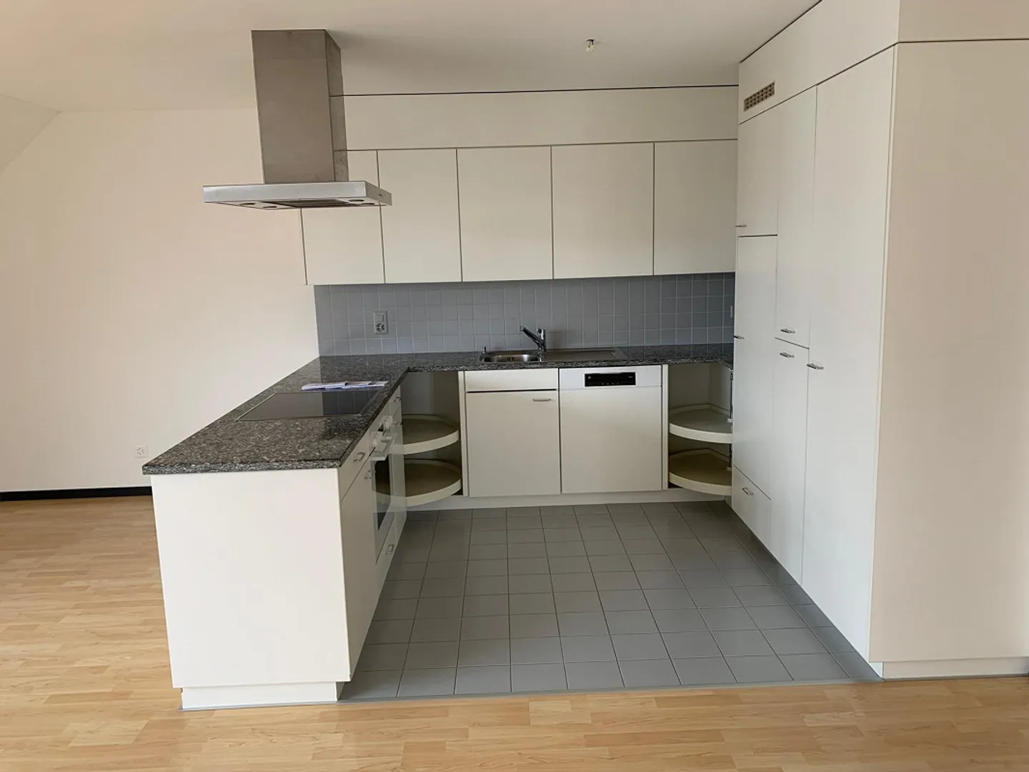 Attractive 3.5 Room Apartment (Attic) in the Center of Muolen - Photo 8 of 16