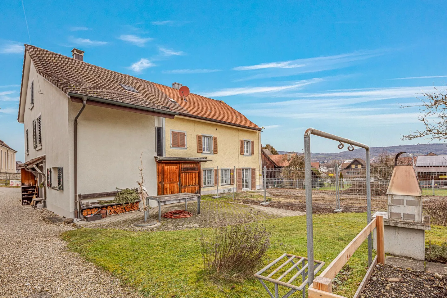 Middle House Eschenz - Photo 2 of 10