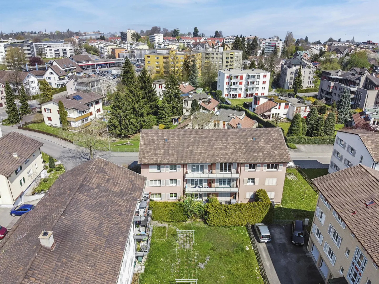 In una posizione molto bella - Appartamento di 4.0 stanze in affitto - Foto 3 di 8