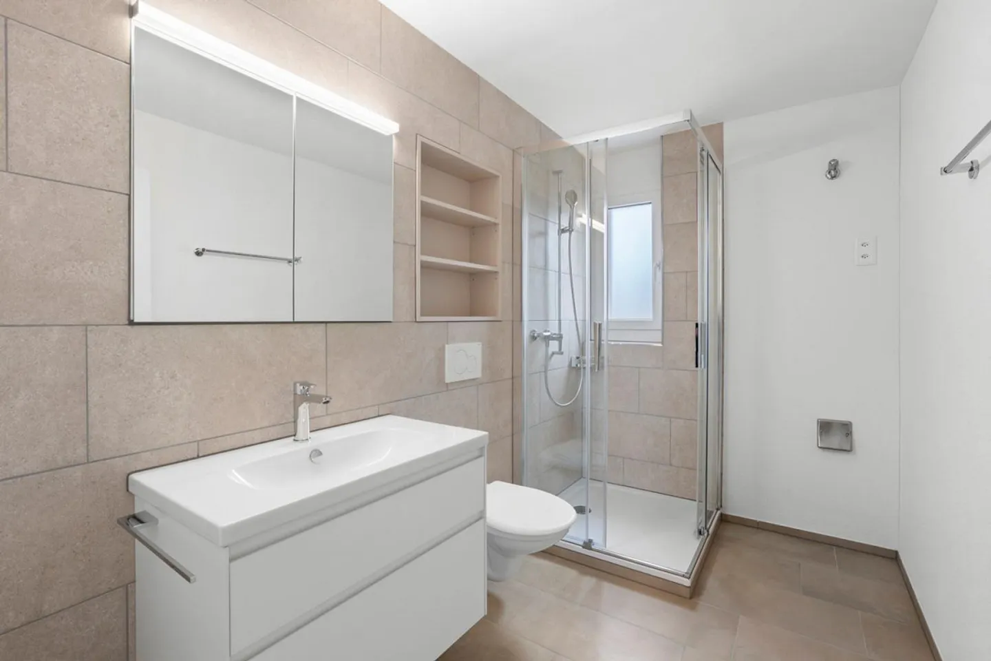 FIRST RENTAL after COMPLETE RENOVATION! 4.5-room apartment! NEW PHOTOS! - Photo 6 of 15