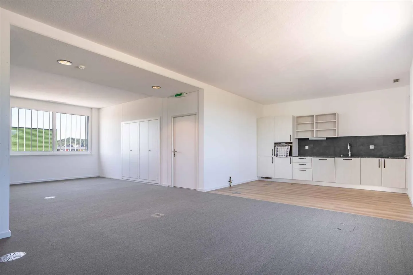 Edificio per uffici - Foto 3 di 6