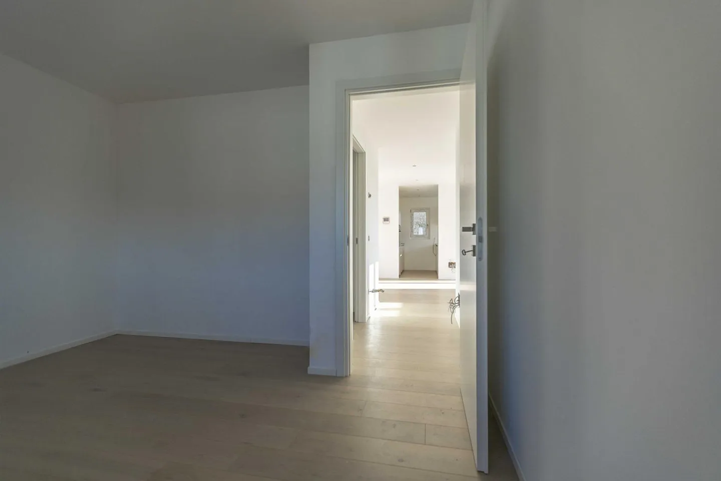 Moderne 3.5-Zimmer-Dachwohnung in neuer Residenz in Mendrisio - Foto 6 von 11