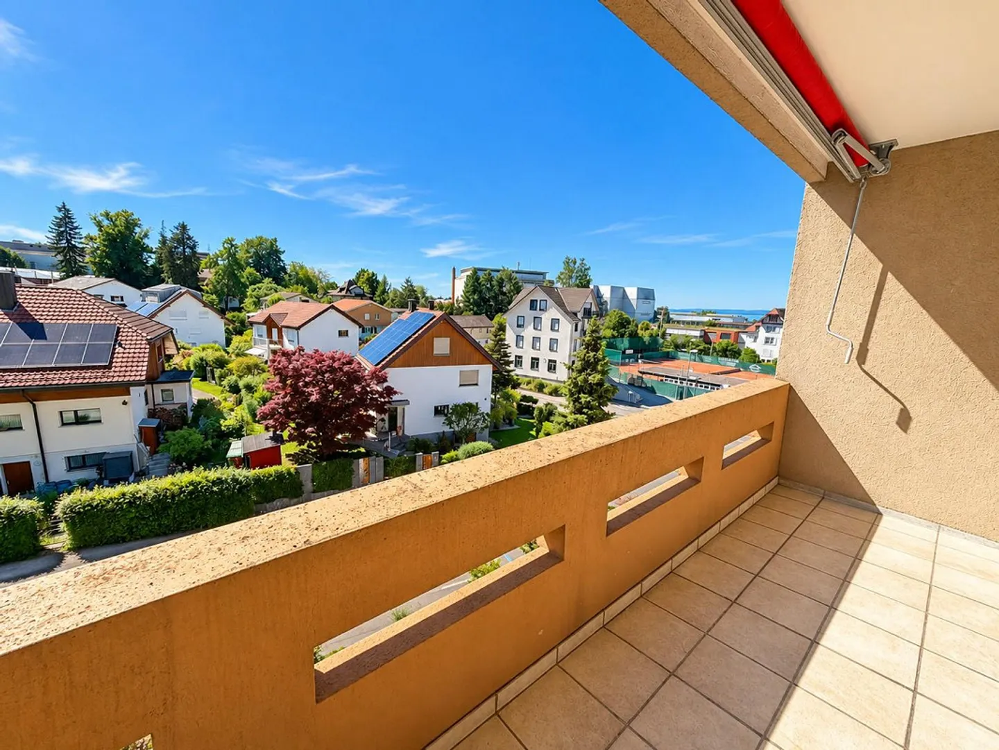 Luminoso appartamento di 2,5 stanze con bel balcone - Foto 4 di 8