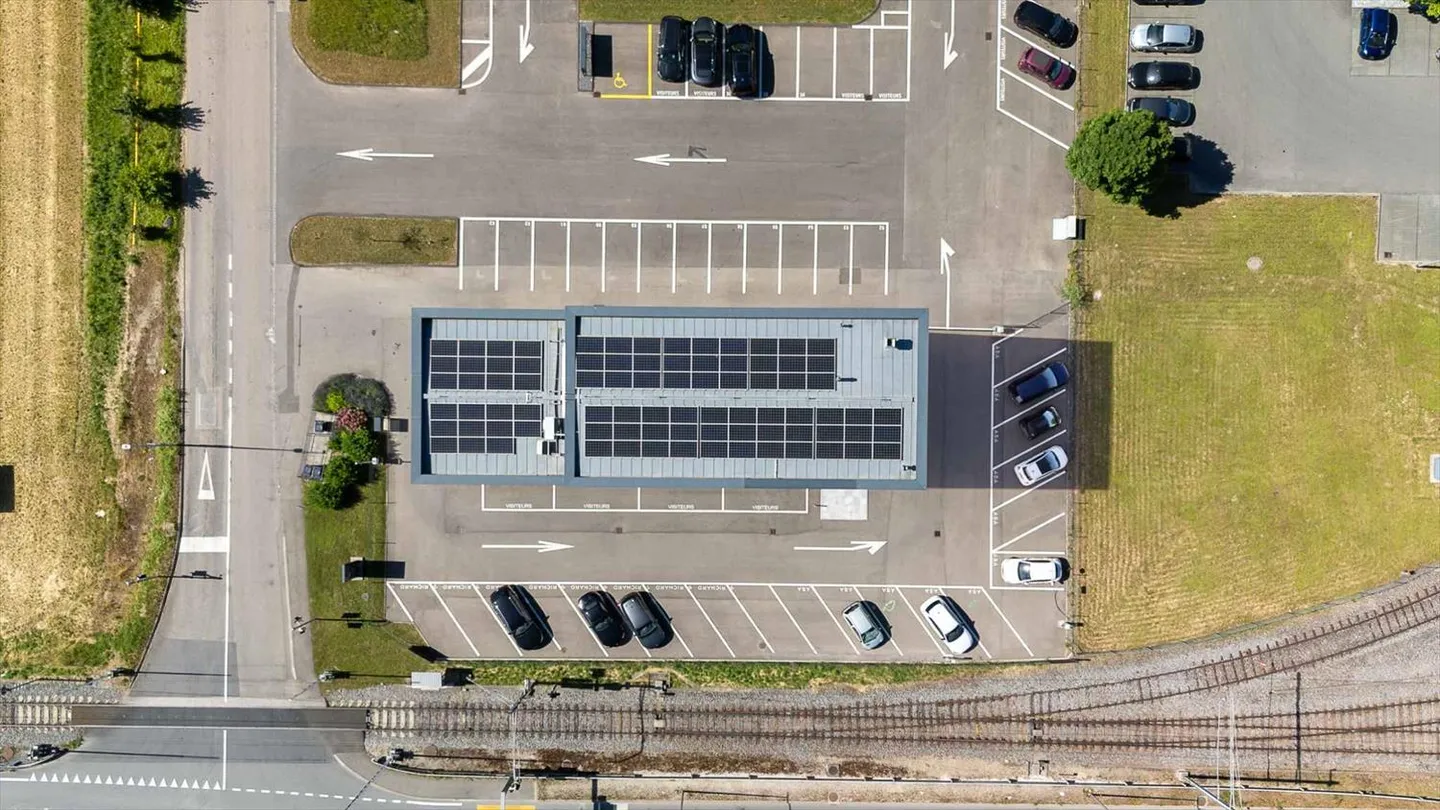 Edificio per uffici - Foto 2 di 6