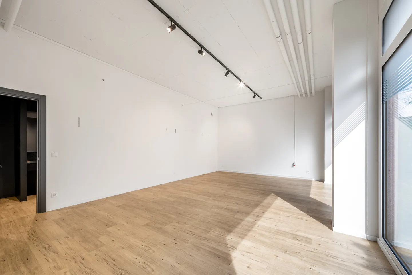 Spazio commerciale moderno e di alta qualità nel centro di Mutschellen - Foto 11 di 12