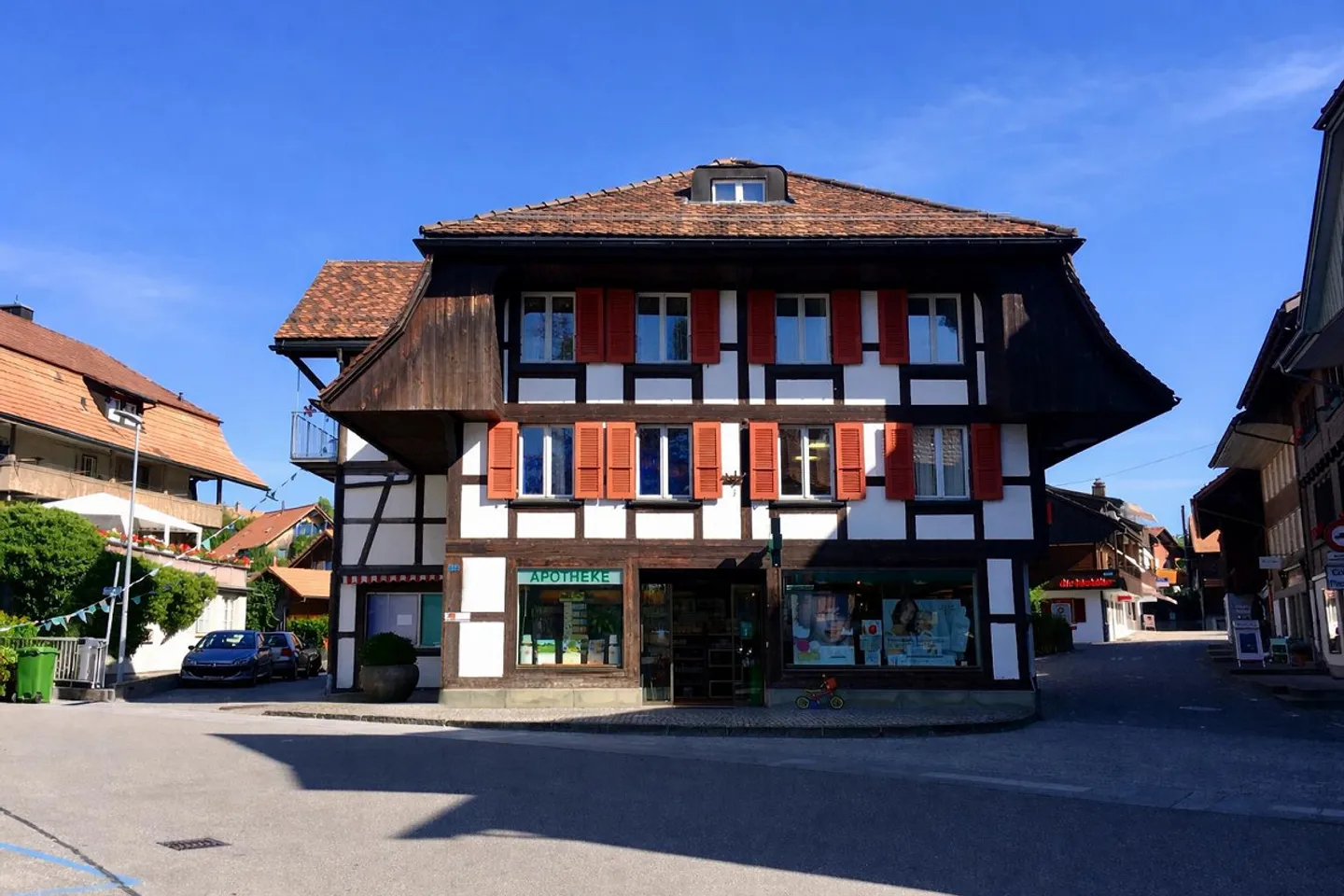 Zentrale Gewerberäume – mitten im Dorf Schwarzenburg - Foto 1 von 2