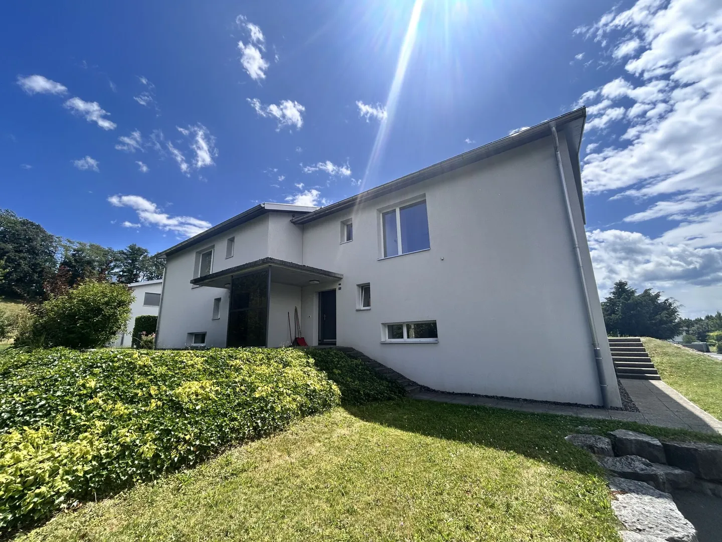 Bella villa bifamiliare nel cuore della campagna e a due passi dai negozi! - Foto 13 di 13