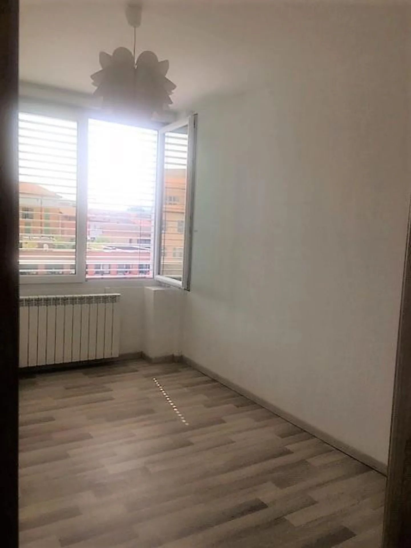 GEWERBLICHES UND WOHNGEBAEUDE FÜR EINKOMMEN - MENDRISIO ZENTRUM - Foto 2 von 30