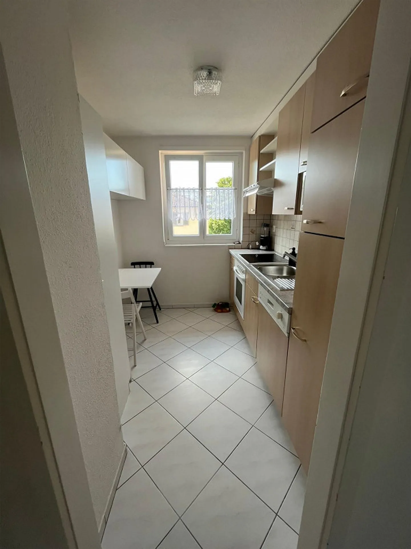 3 Room Apartment - Photo 4 of 9