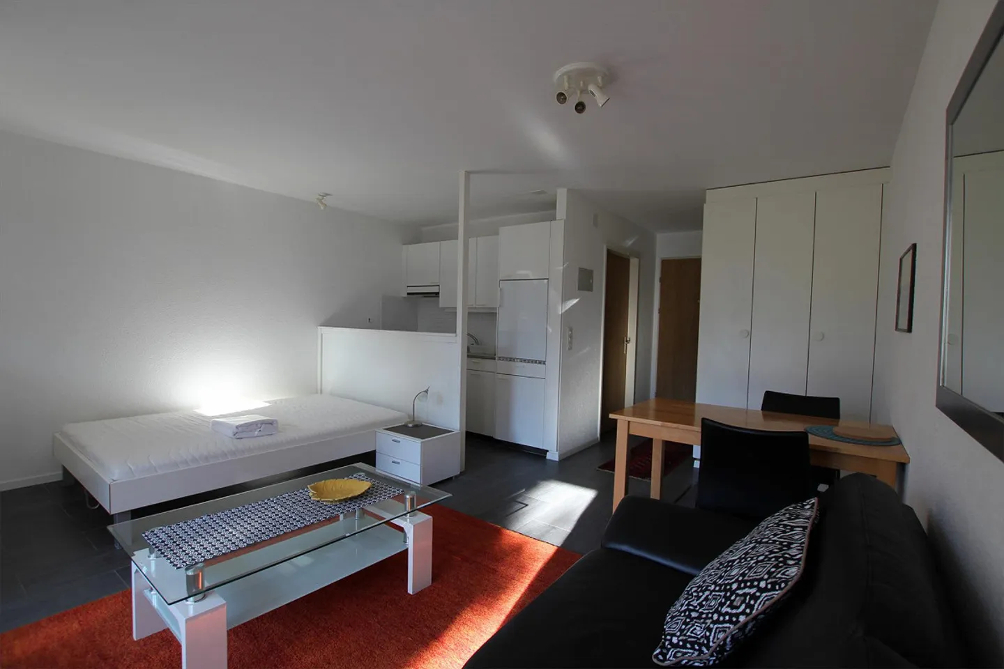 Appartamento 1 stanza al 1° piano in una posizione tranquilla e soleggiata, idilliaco nel verde - Foto 2 di 5