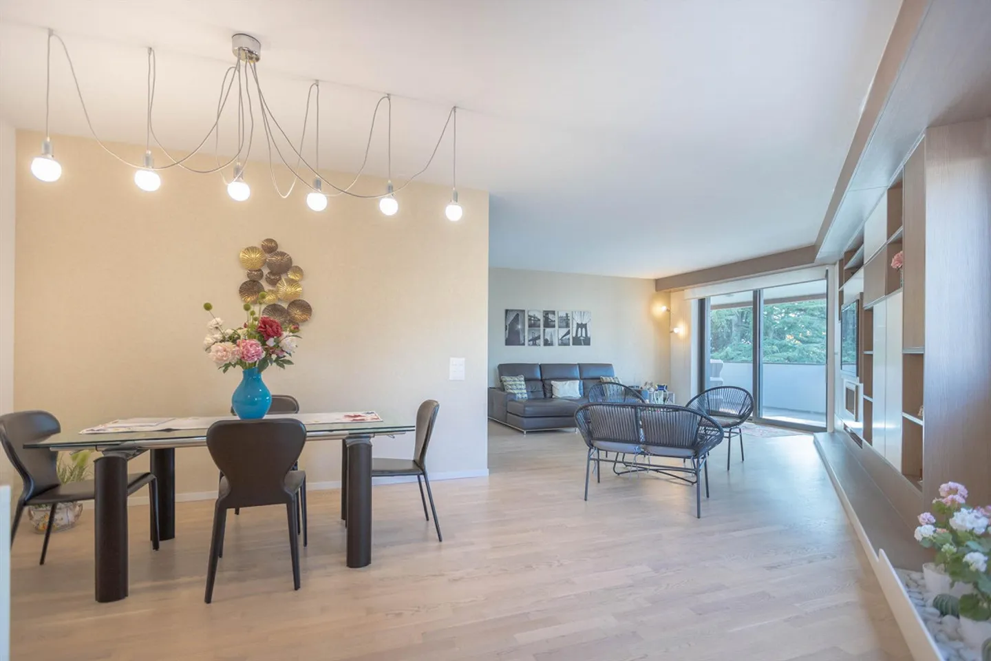 Spacious 4.5-room apartment with high quality finishes and terrace in Breganzona - Photo 1 of 9