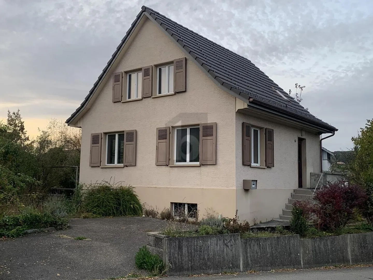 DETACHED WITH A LOT OF POTENTIAL! - Photo 1 of 6