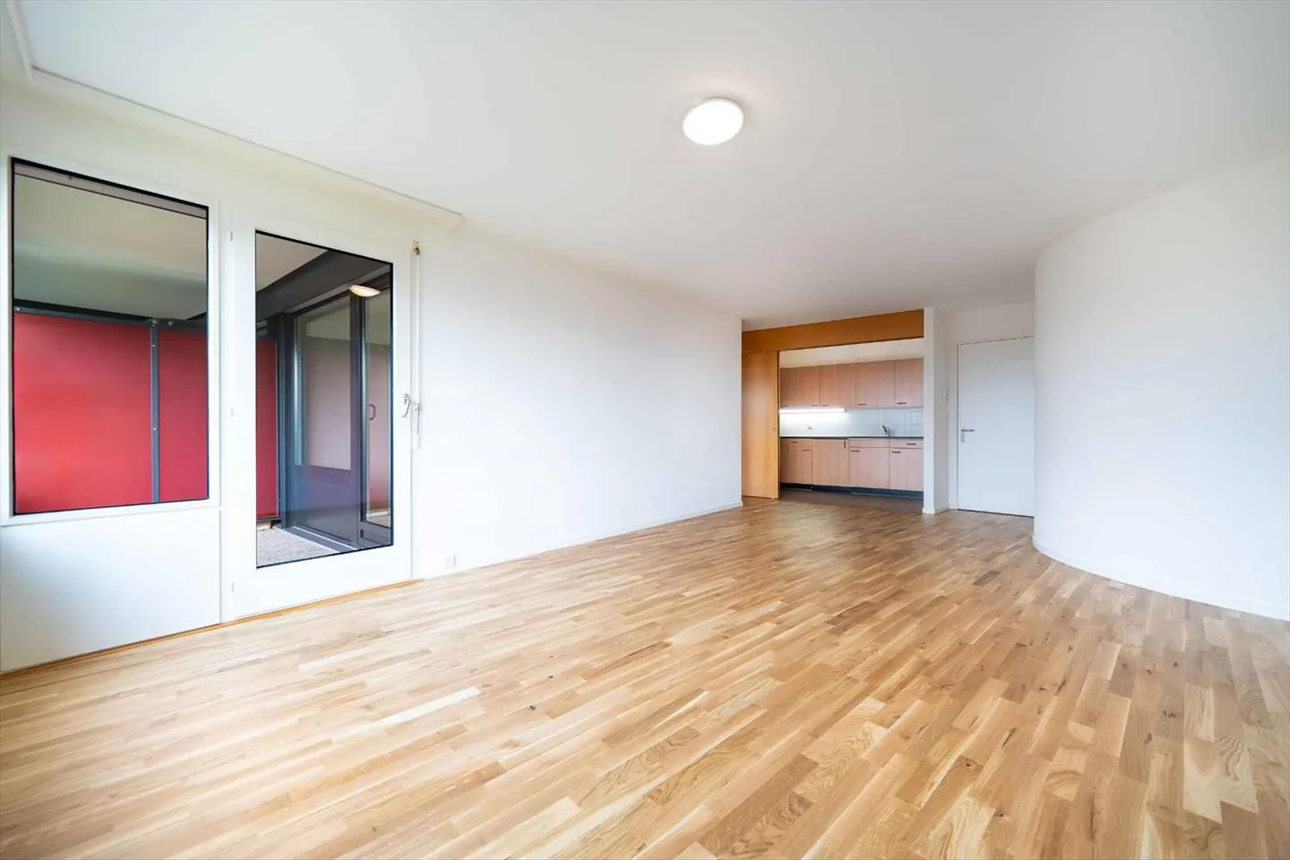 Charming 2-room apartment - quiet, green and central - Photo 2 of 7