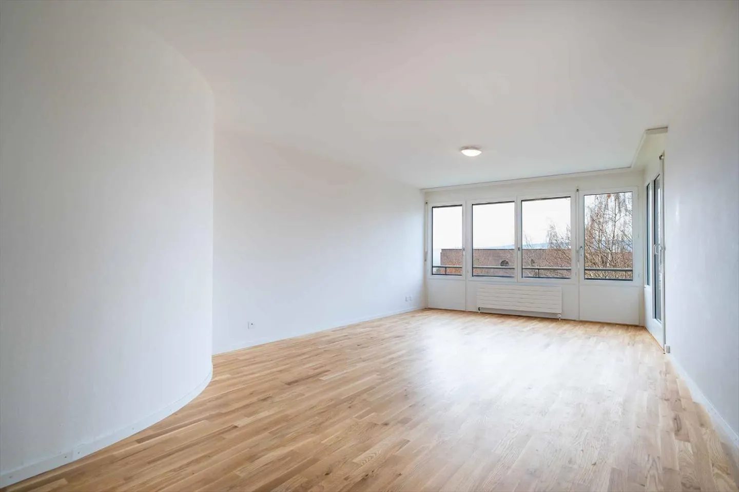 Charming 2-room apartment - quiet, green and central - Photo 3 of 7