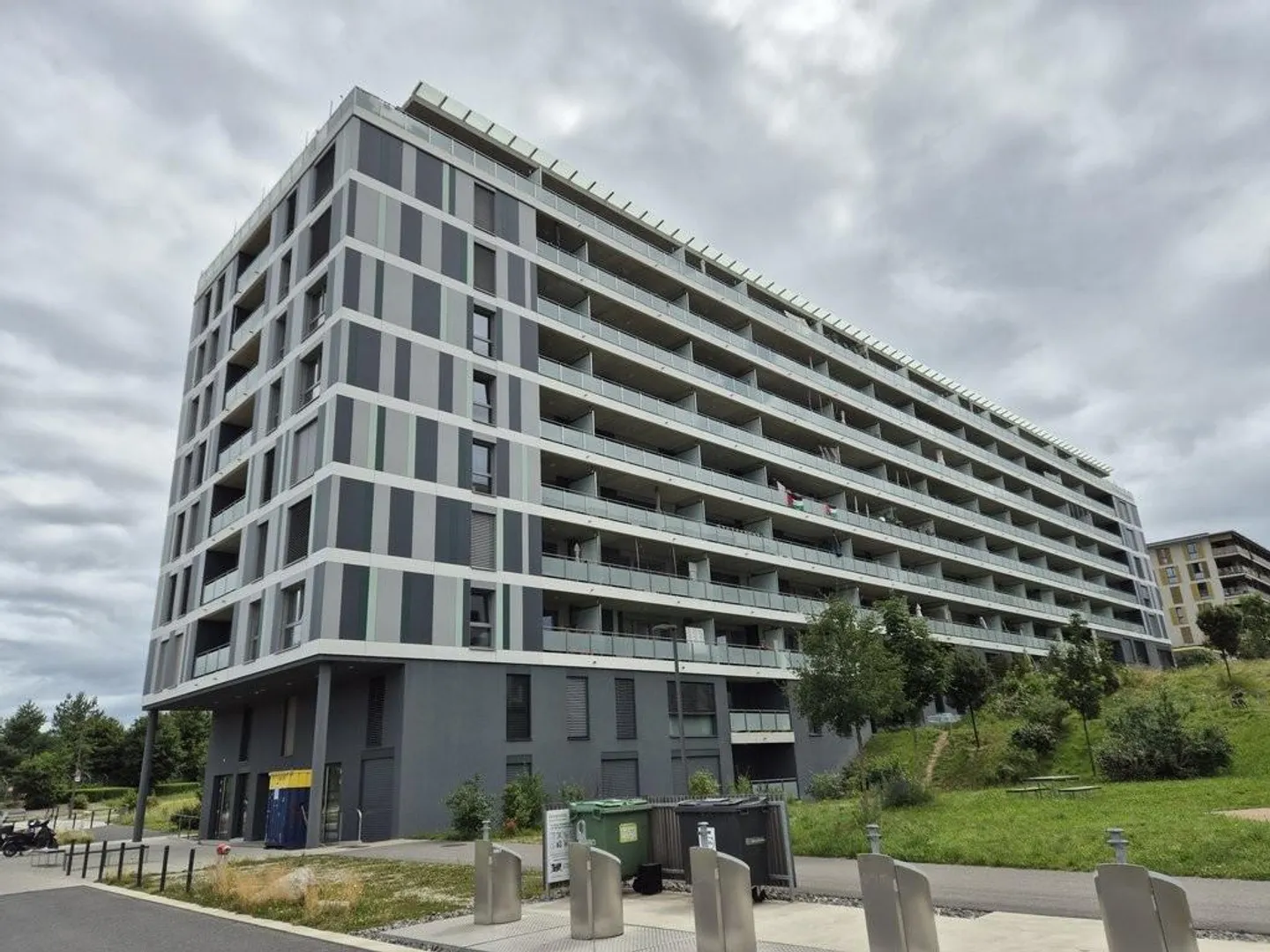 Outdoor parking space for rent in Meyrin - Photo 1 of 1