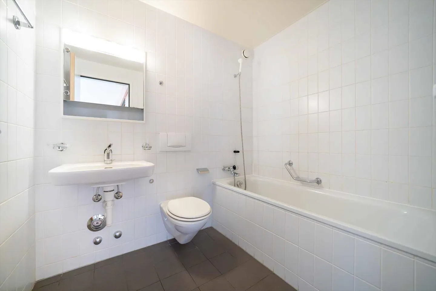 Charming 2-room apartment - quiet, green and central - Photo 6 of 7