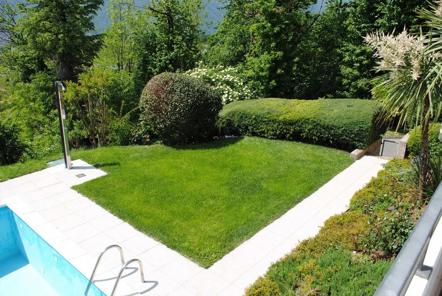 2.5 ROOMS WITH TERRACE IN RESIDENCE WITH POOL IN COMANO - Photo 3 of 9