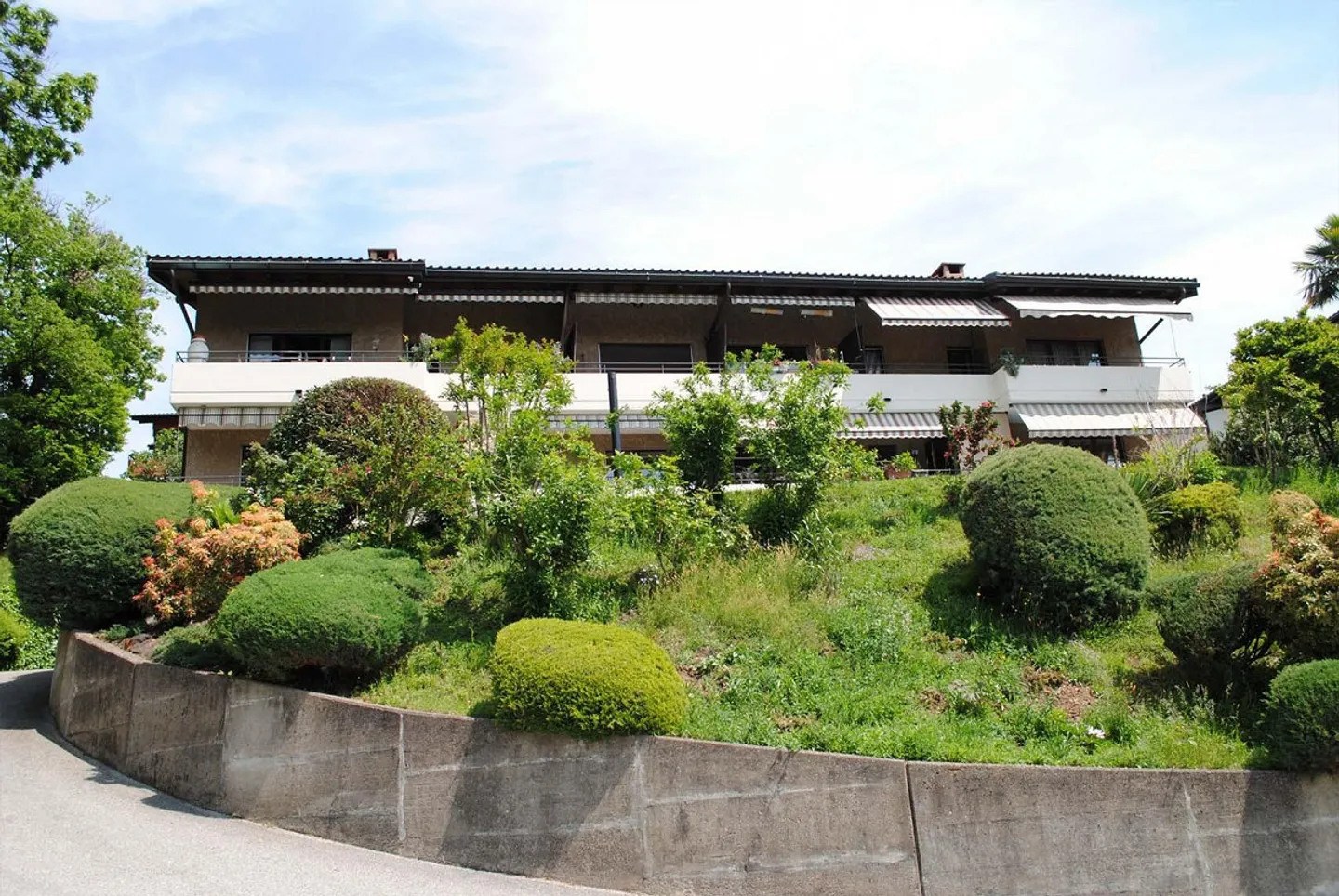 2.5 ROOMS WITH TERRACE IN RESIDENCE WITH POOL IN COMANO - Photo 9 of 9