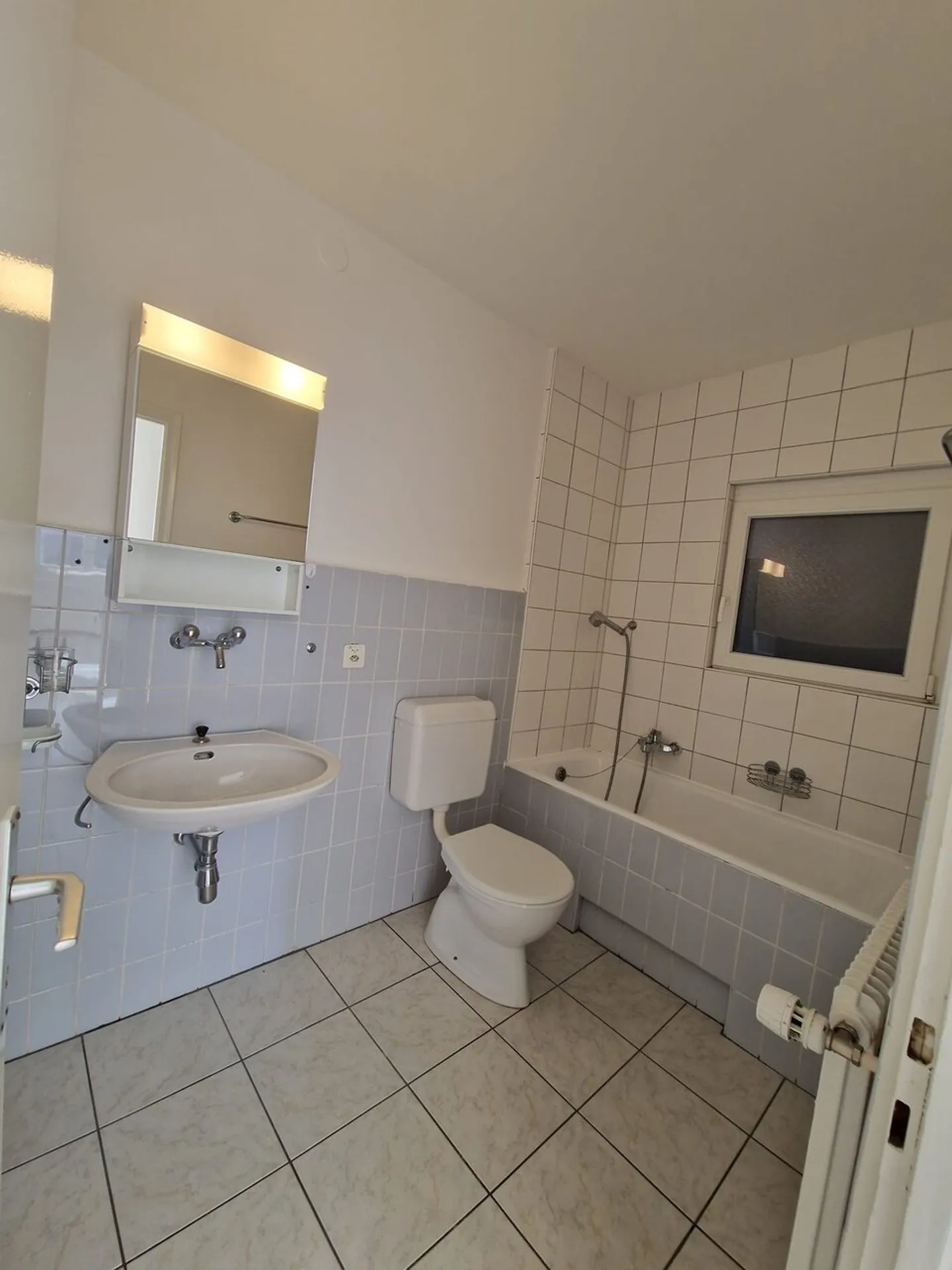 1.0 room apartment on the ground floor - Photo 3 of 3