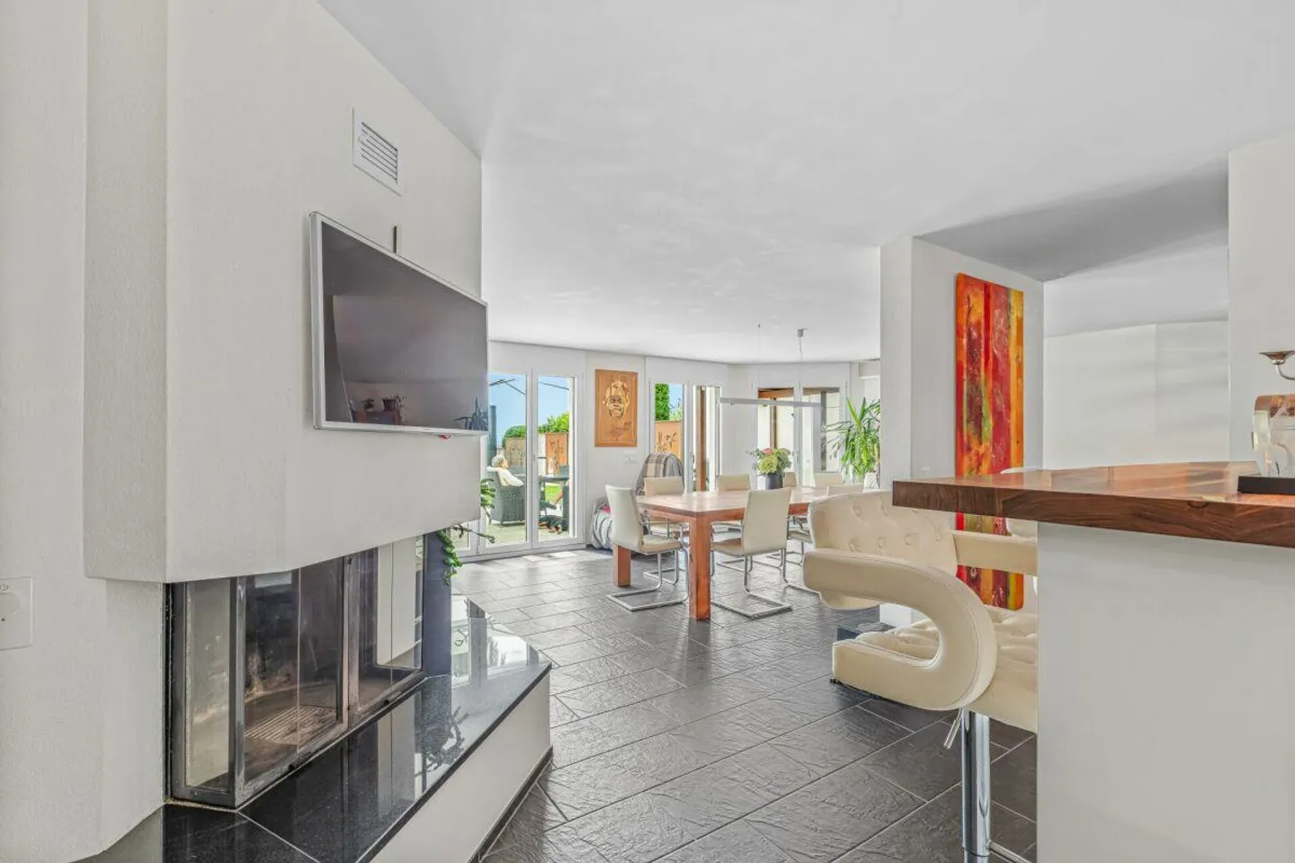 Maison de ville élégante de 5,5 pièces avec vue sur les Alpes et oasis de bien-être - Photo 4 sur 15