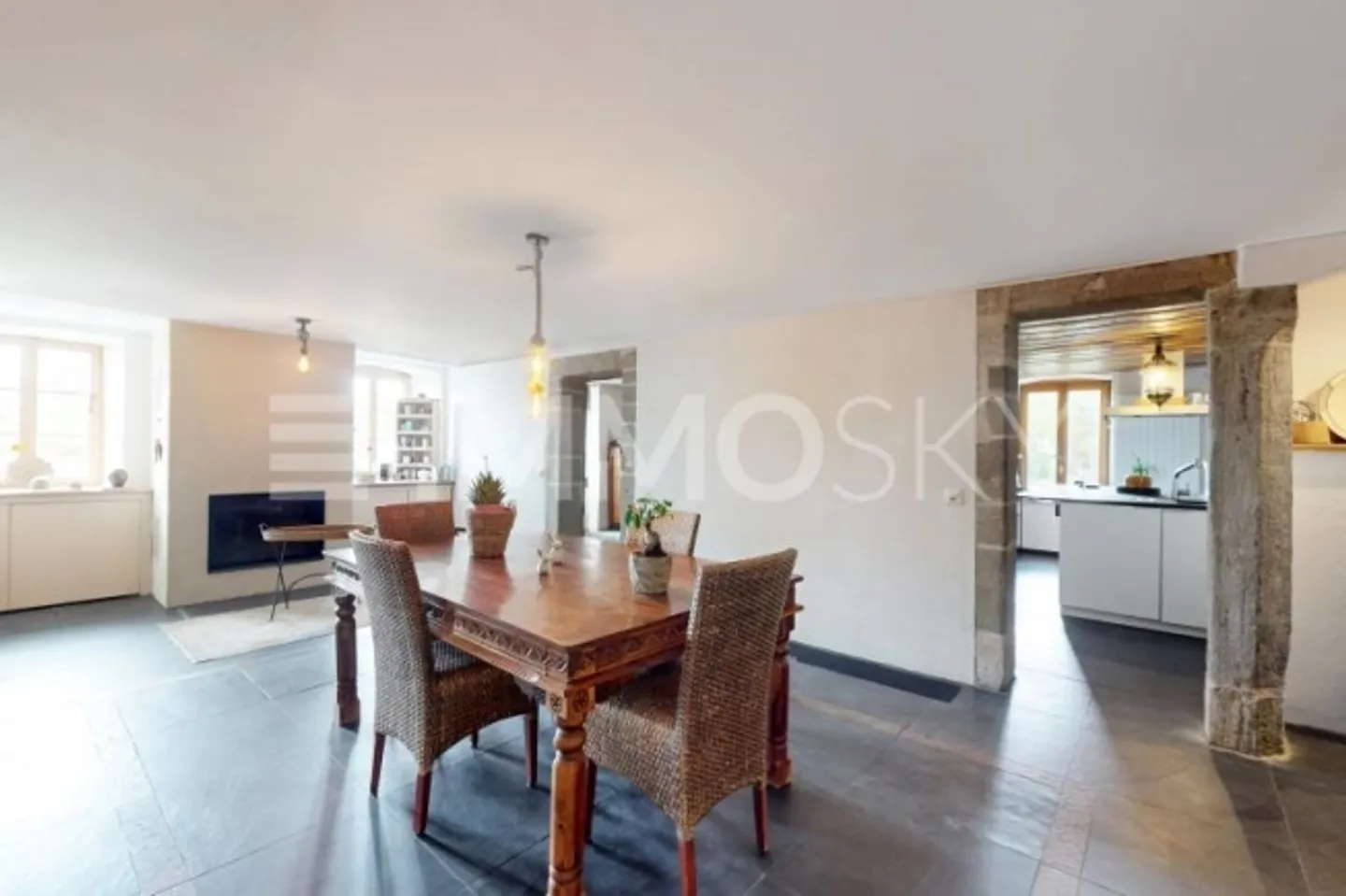 Beautiful partially renovated farmhouse 2 minutes from Thierrens - Photo 2 of 7