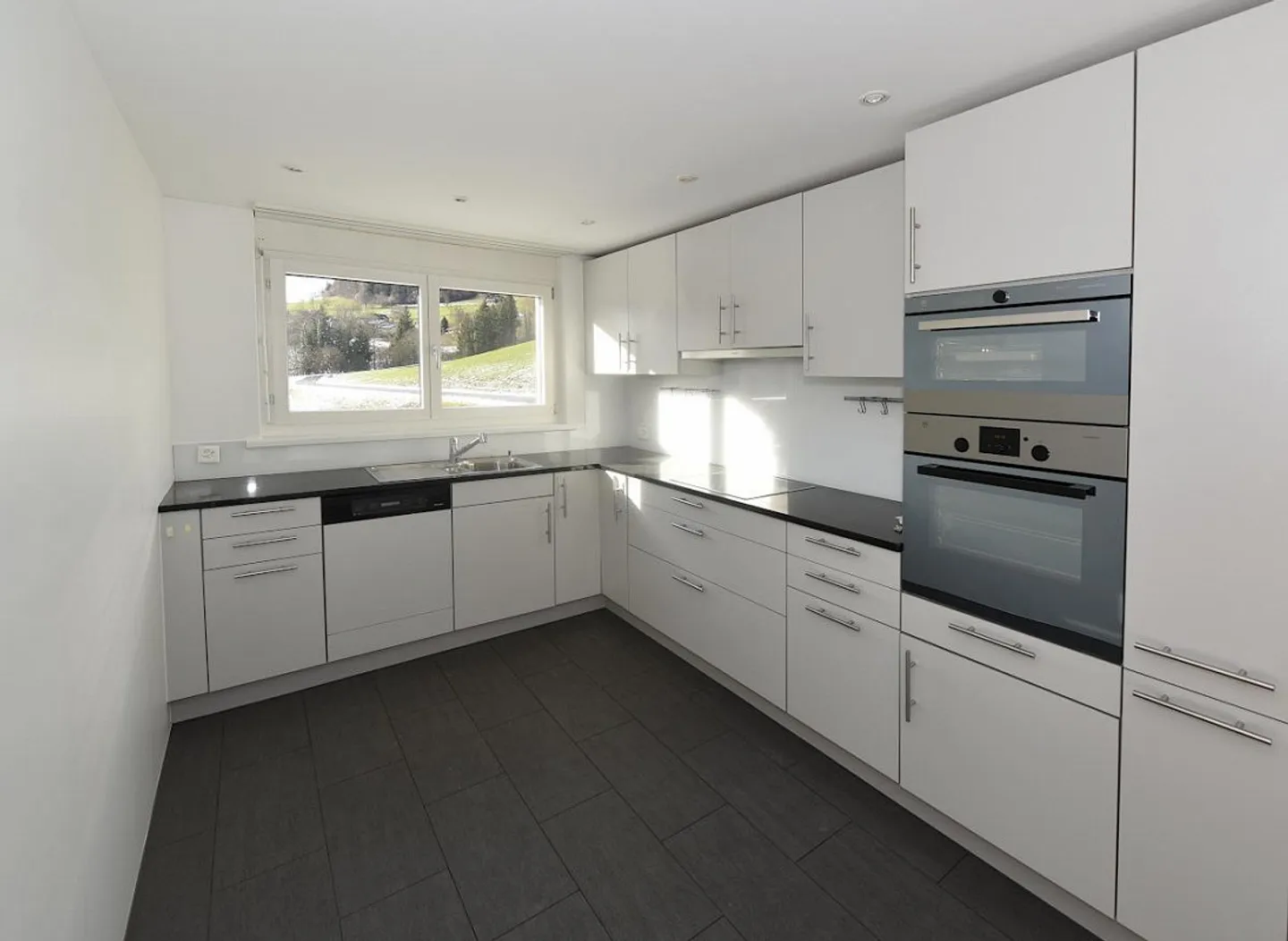 sonnige Wohnung mit Aussicht und Ruhe - Foto 4 von 12