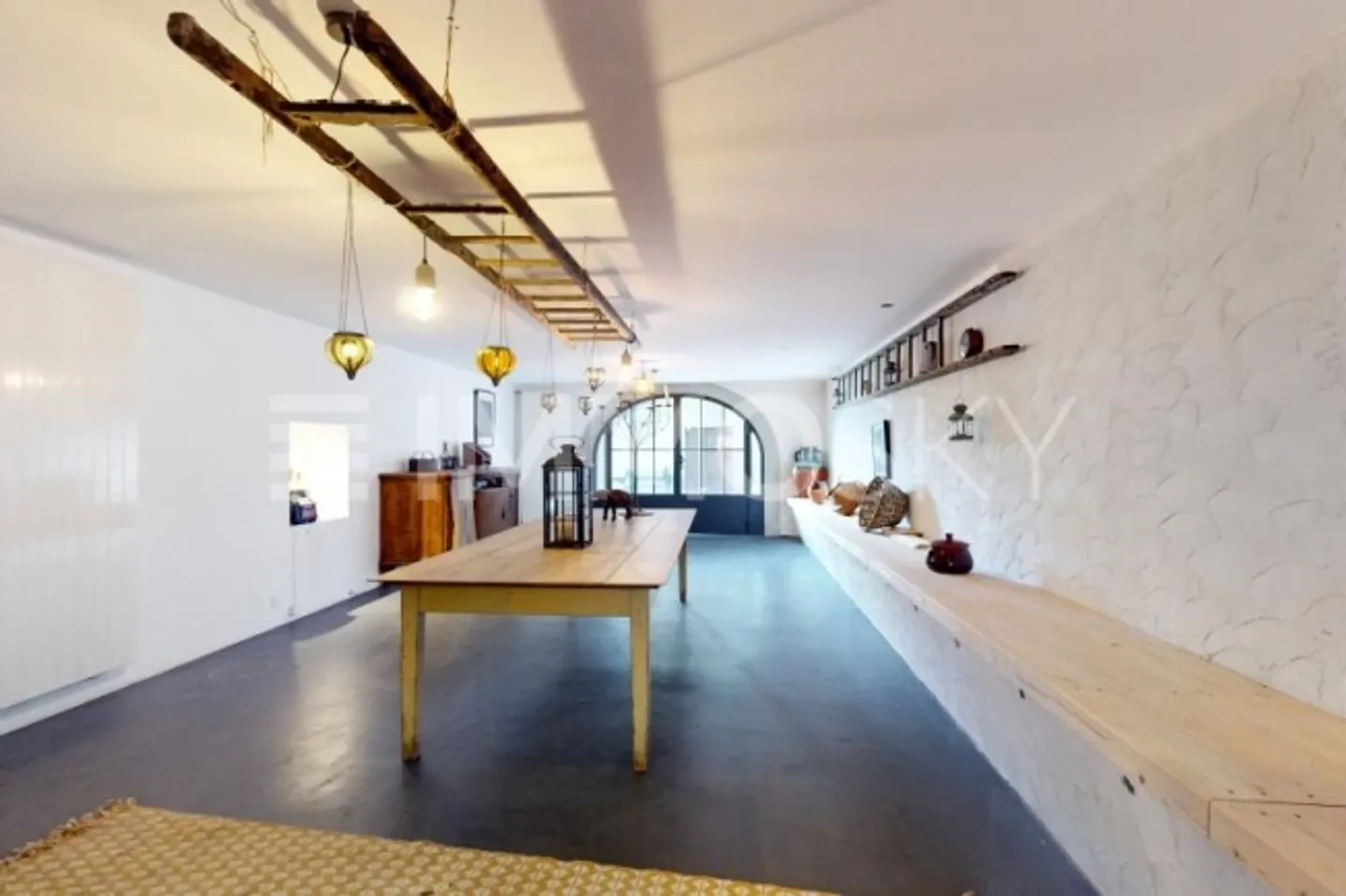 Beautiful partially renovated farmhouse 2 minutes from Thierrens - Photo 3 of 7