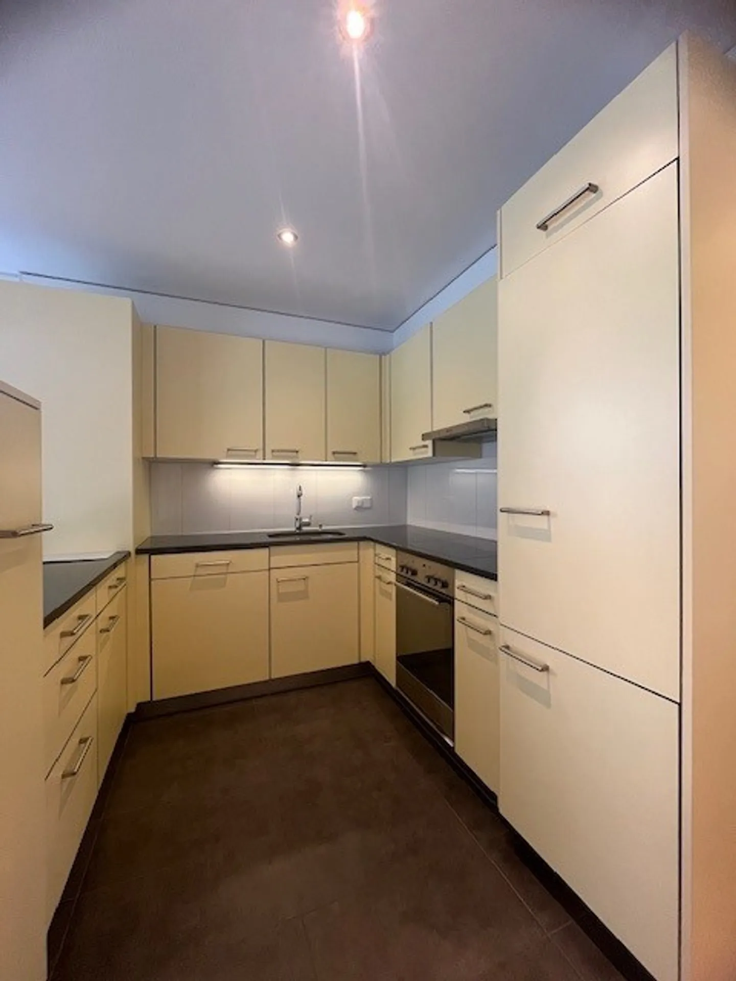 Moderne 4.5-Zimmerwohnung - Foto 3 von 8