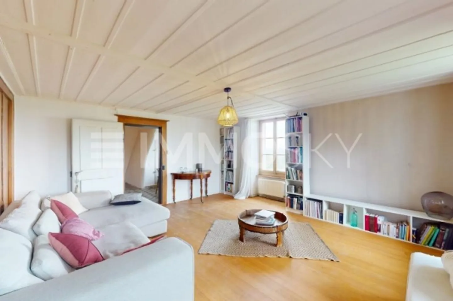 Beautiful partially renovated farmhouse 2 minutes from Thierrens - Photo 4 of 7