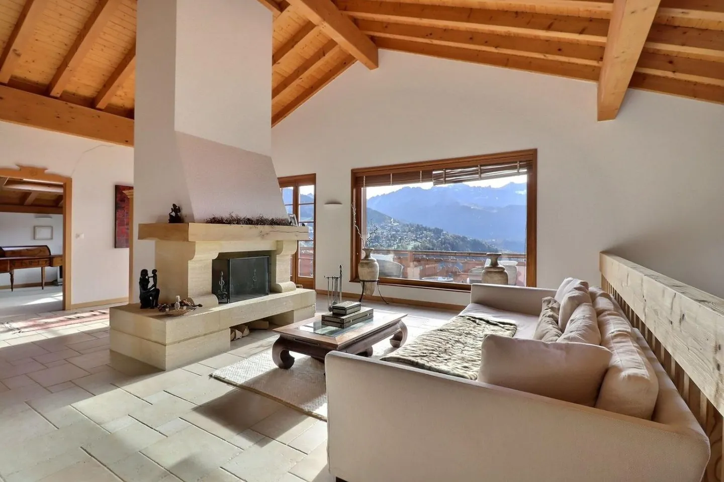 Un'ode alla serenità, chalet lussuoso e spazioso con vista panoramica - Foto 8 di 13