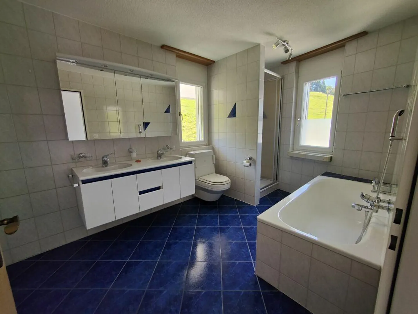 Vivre comme dans une maison individuelle - belle maisonette de 5,5 pièces - Photo 10 sur 14