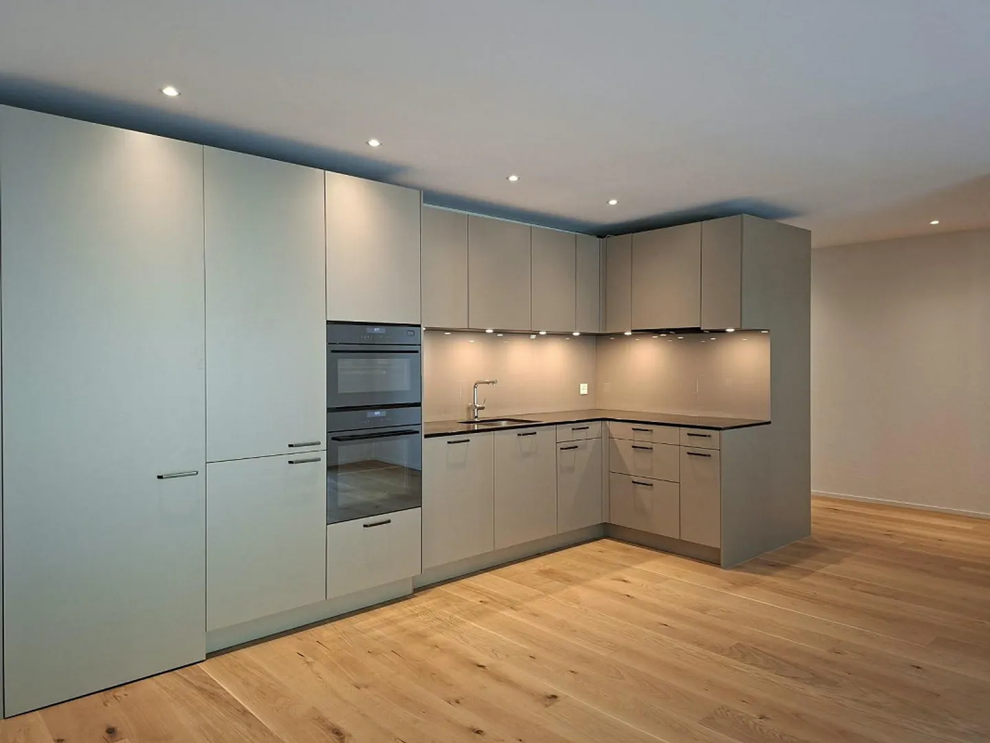 Appartement de 3,5 pièces moderne équipé - Photo 1 sur 8