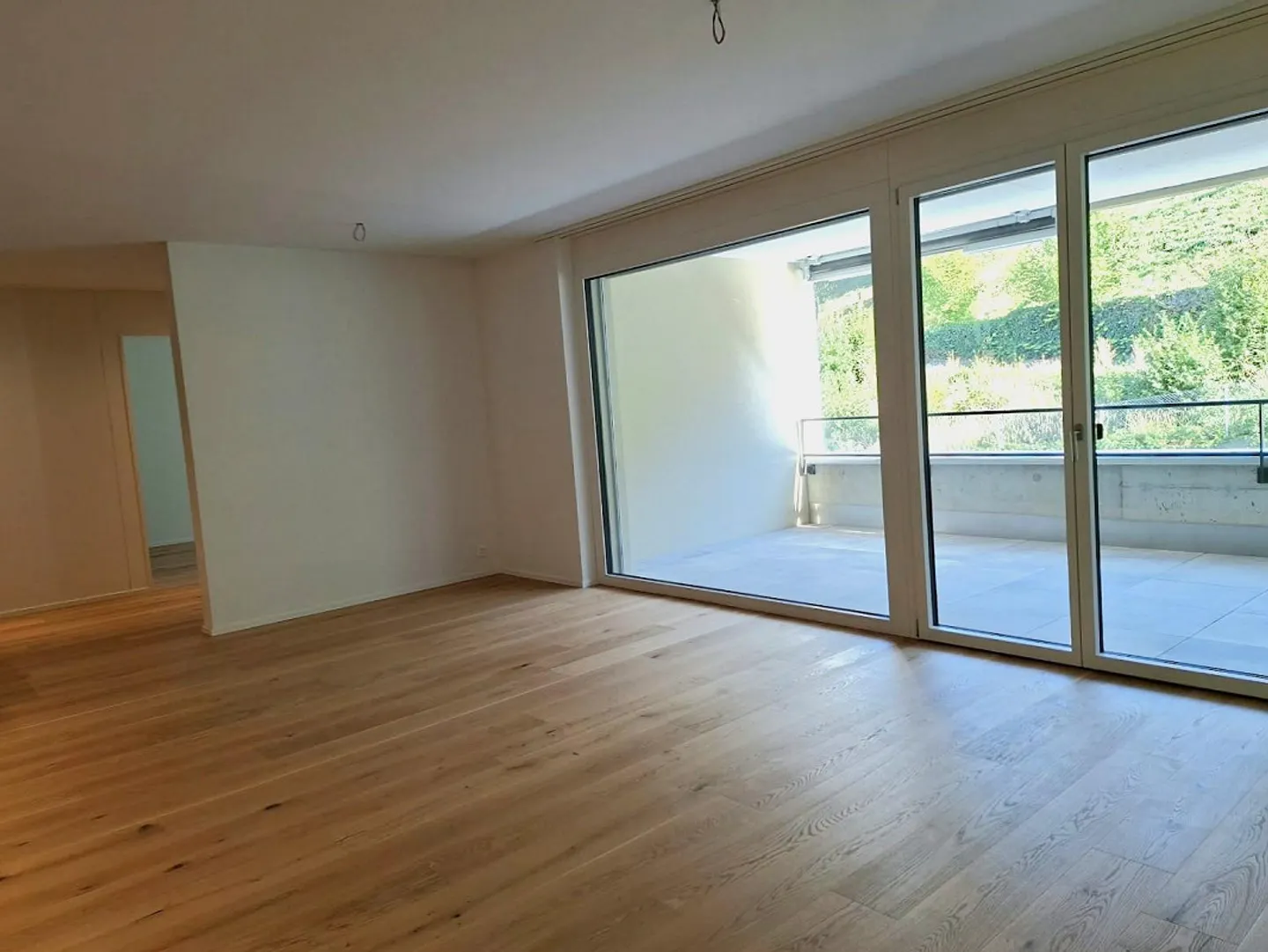 Appartement de 3,5 pièces moderne équipé - Photo 2 sur 8