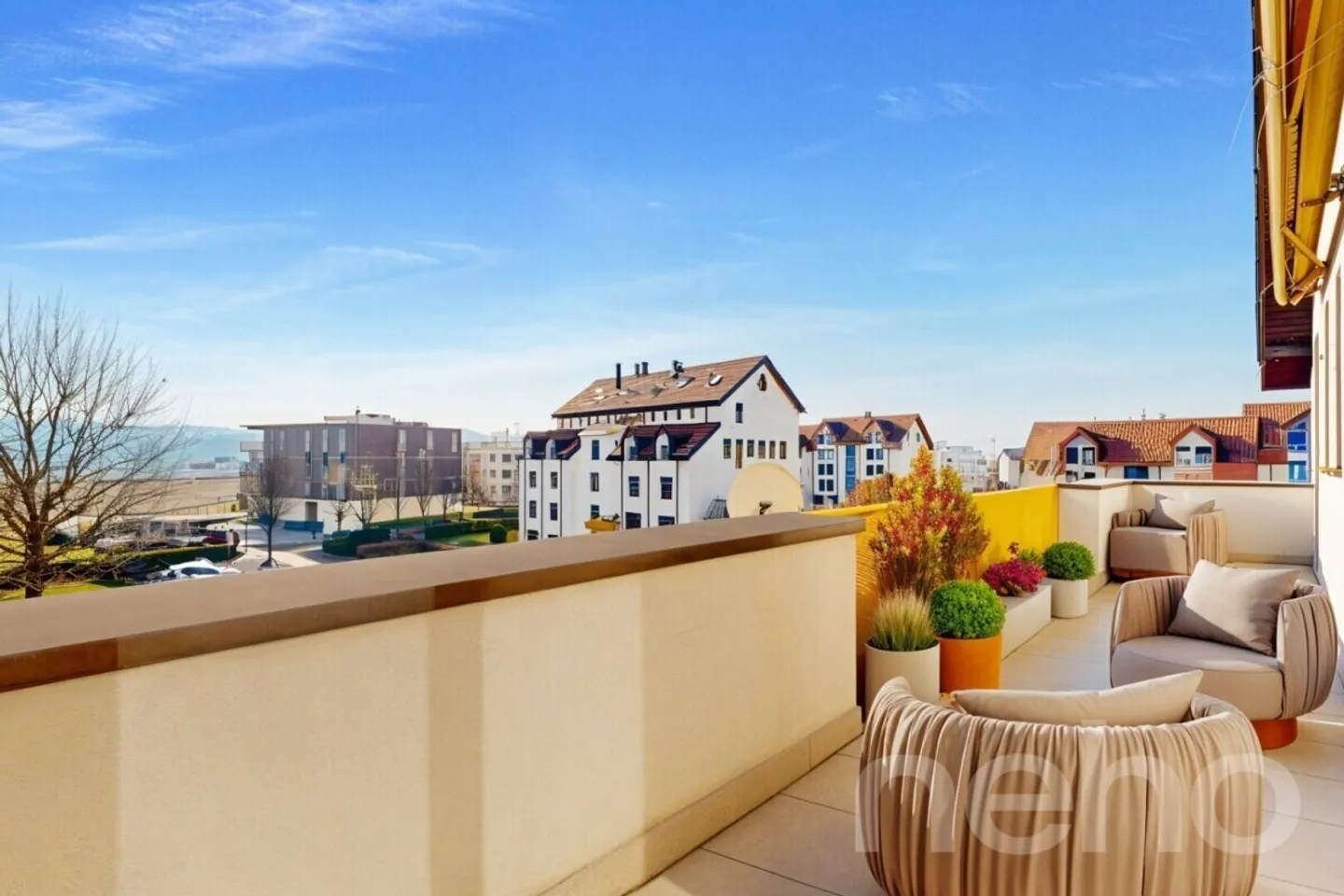 Penthouse duplex spacieux et lumineux avec vue dégagée - Photo 3 sur 12