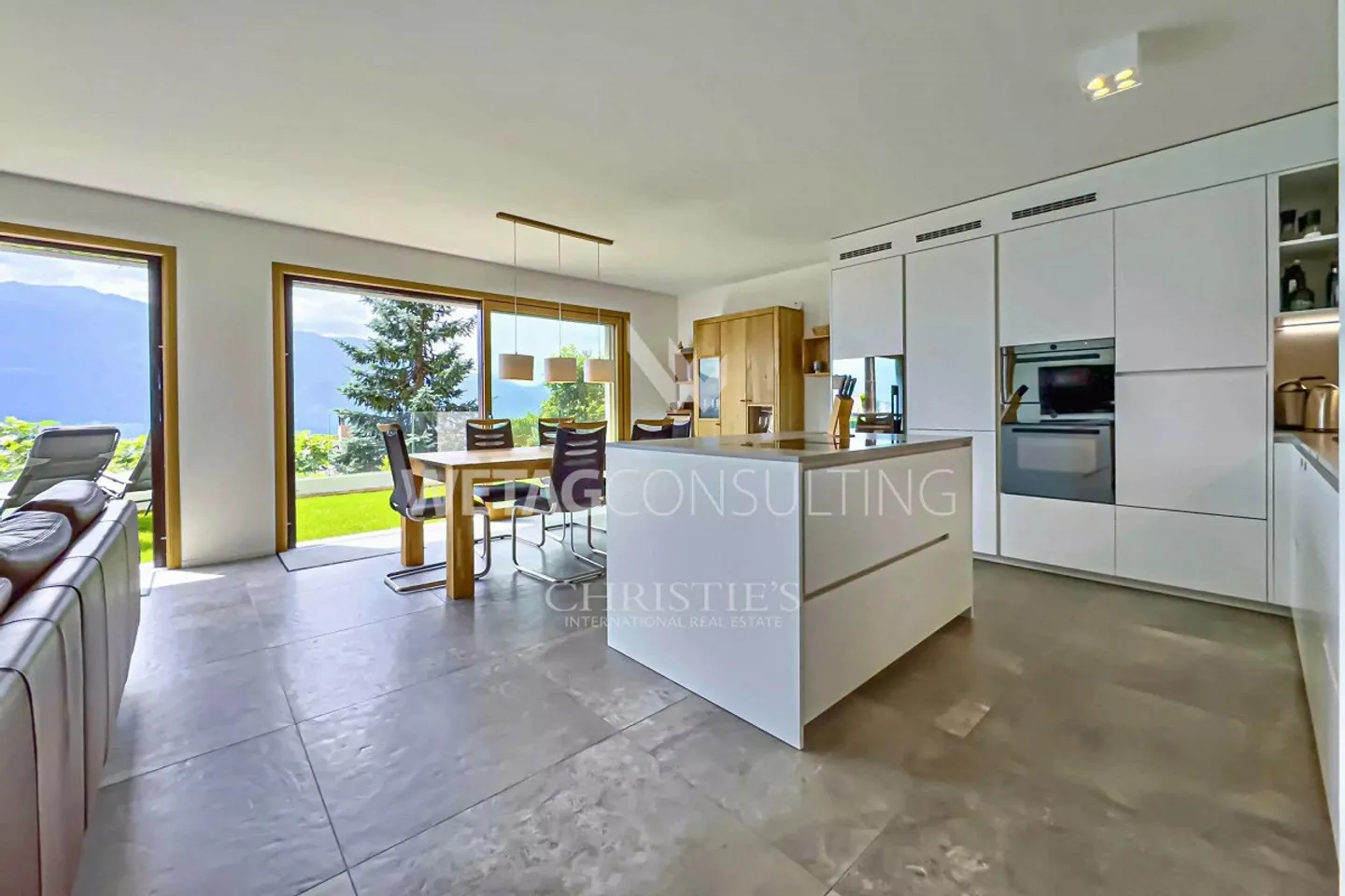 Residenza Cedrus: Appartamento moderno con giardino e vista lago mozzafiato - Foto 3 di 13