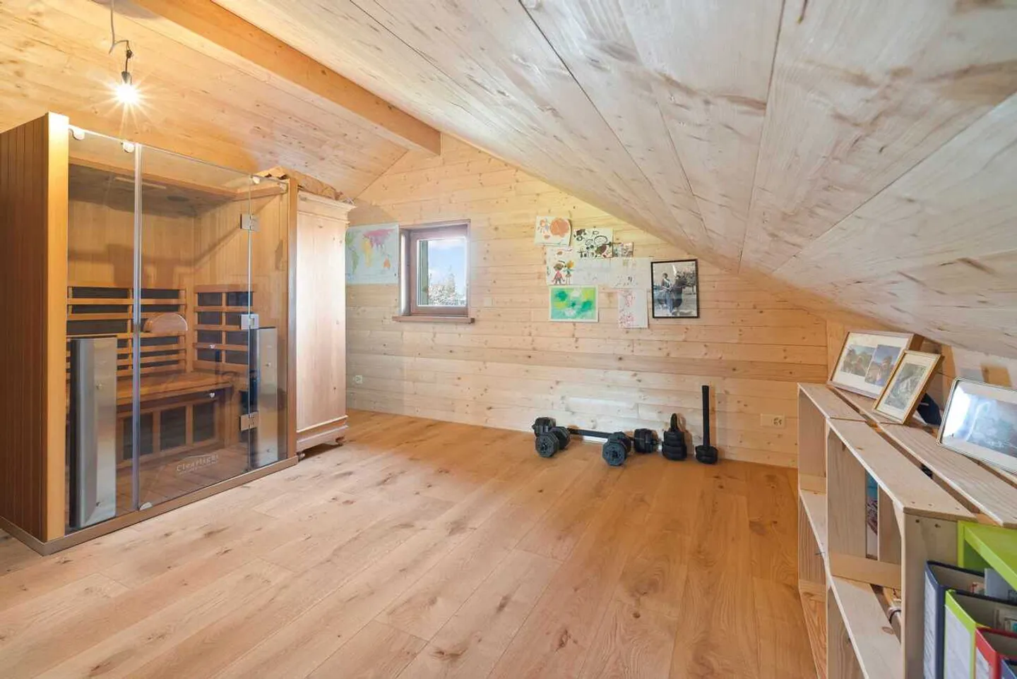 Detached 3-room wooden house with a wide view in Galgenen - Photo 11 of 13