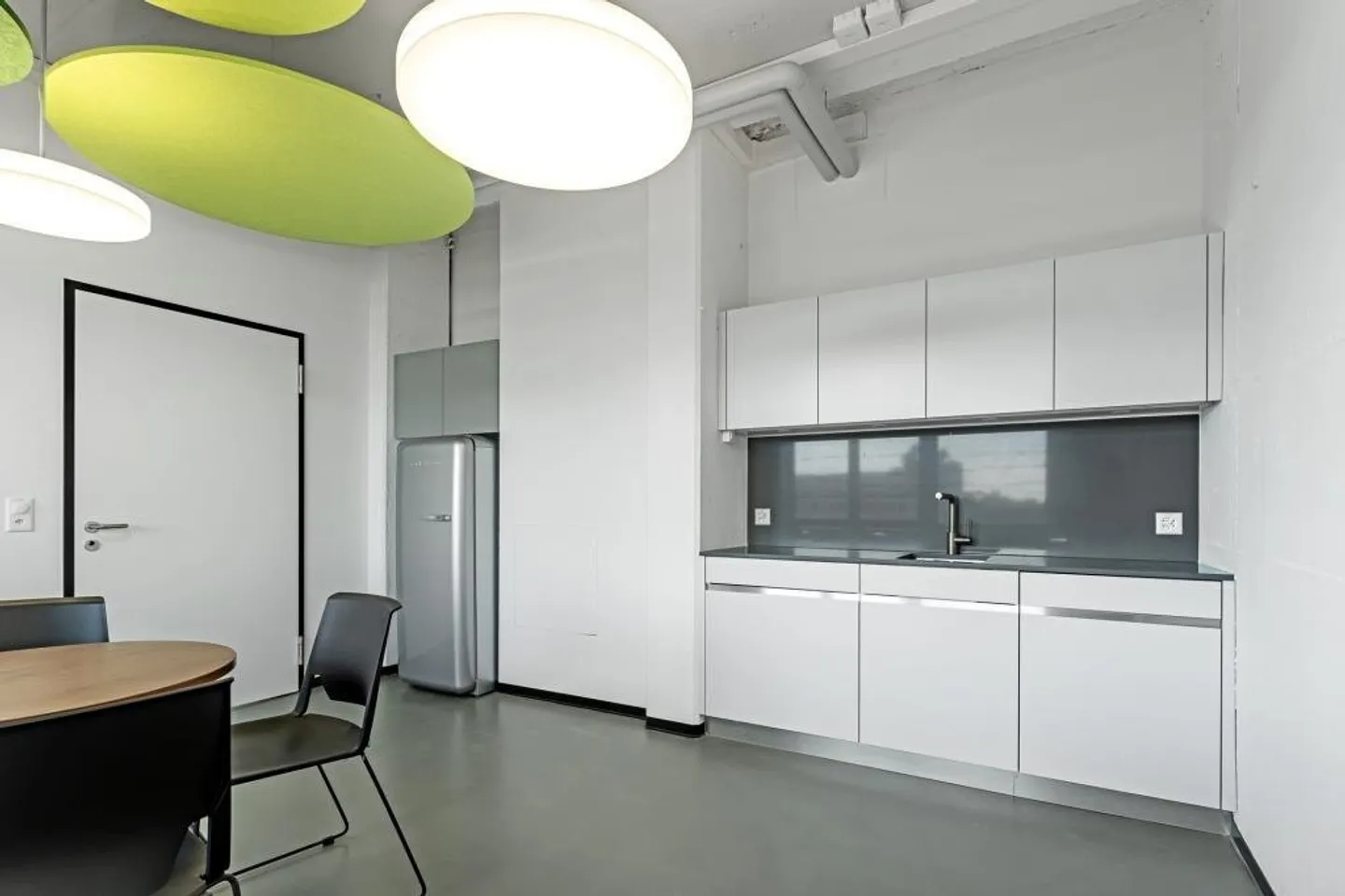 Ausgebaute Büroflächen mit flexiblem Layout! - Foto 3 von 5