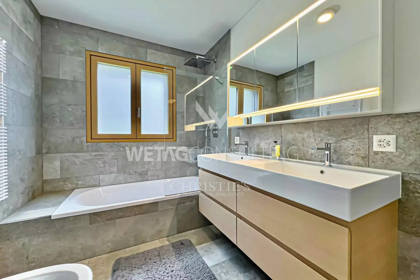 Residenza Cedrus: Appartamento moderno con giardino e vista lago mozzafiato - Foto 8 di 13