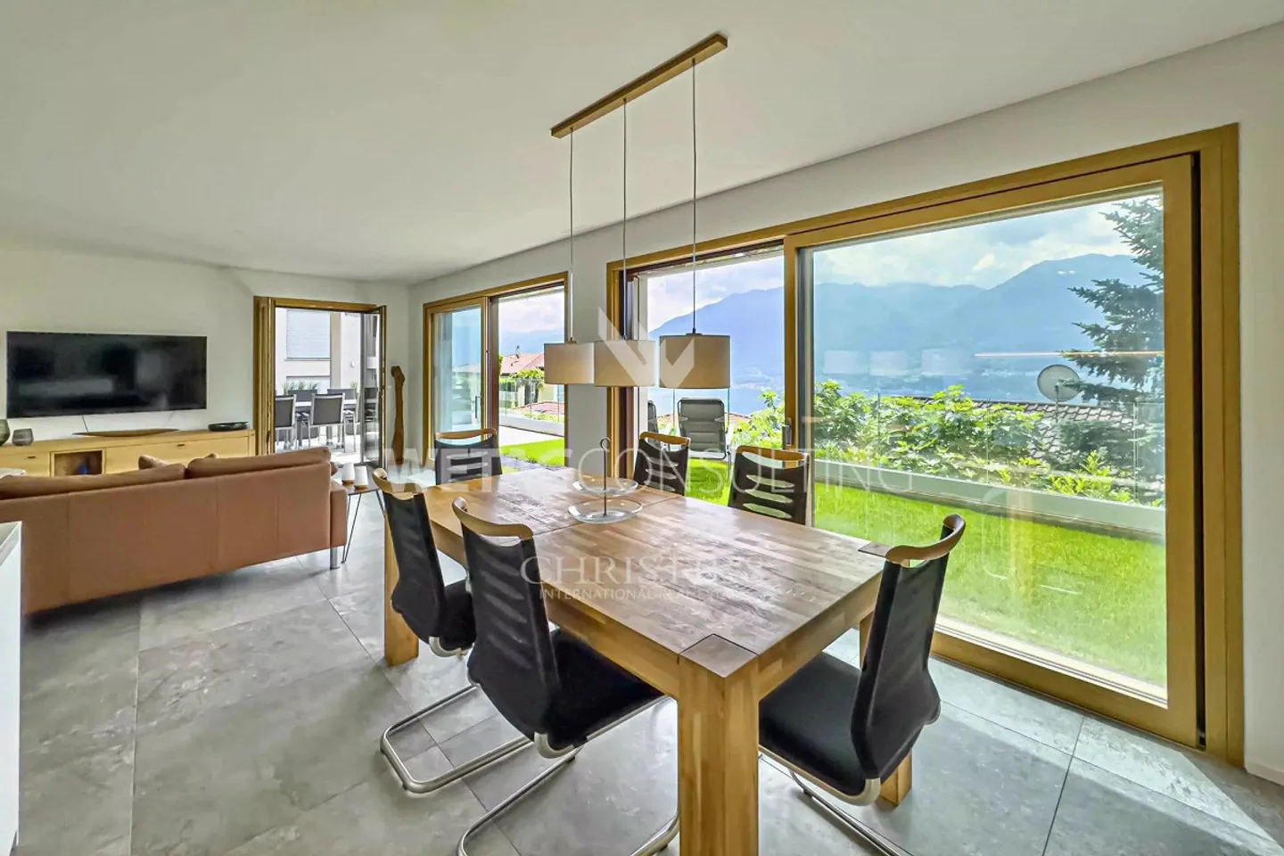 Residenza Cedrus: Appartamento moderno con giardino e vista lago mozzafiato - Foto 9 di 13