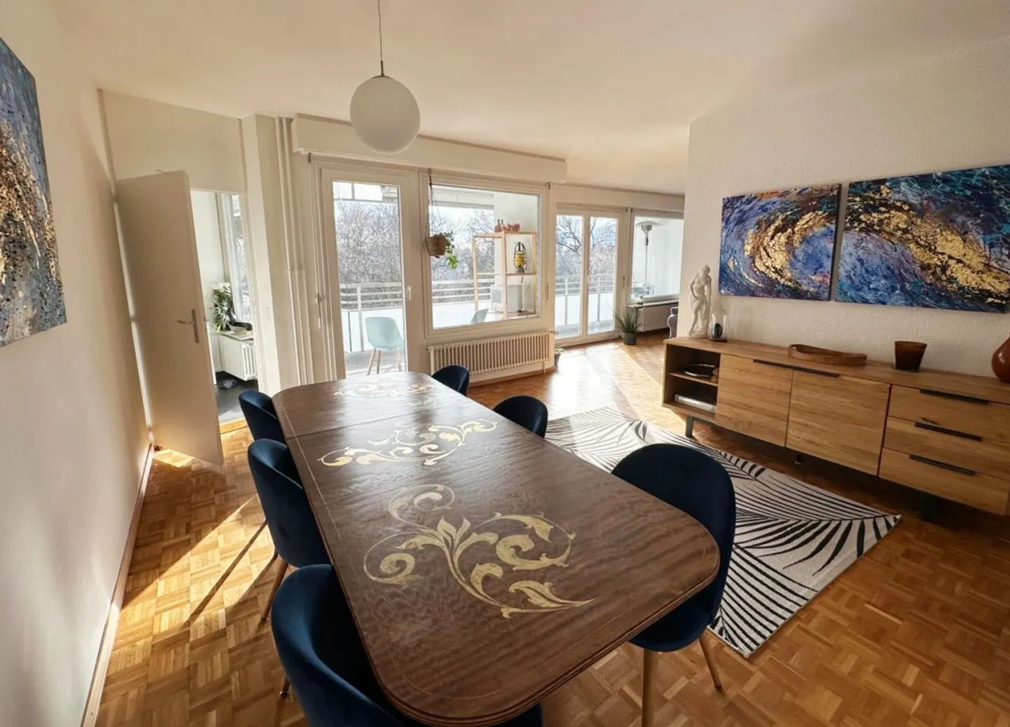 Spacious 7.5 Room Apartment - Photo 2 of 13