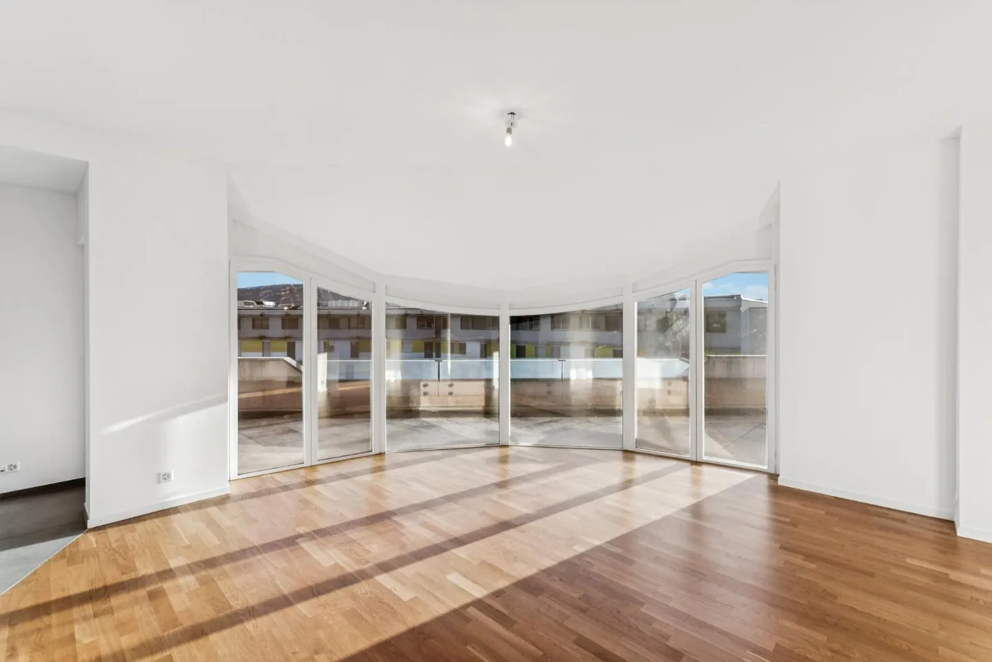 Stupendo appartamento attico con grande terrazza - Foto 2 di 12