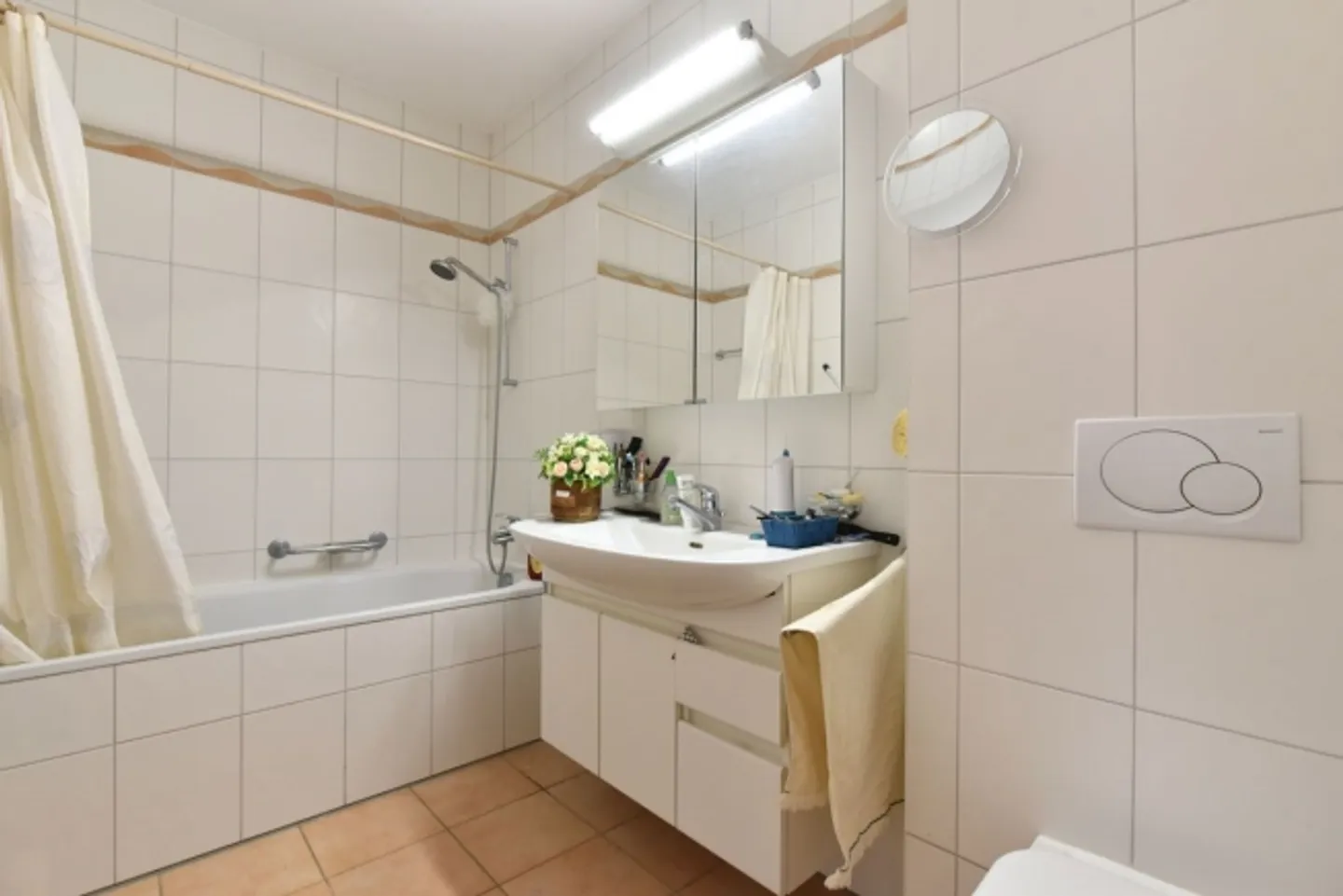 Ground floor apartment with large panoramic terrace in Montreux - Photo 6 of 9