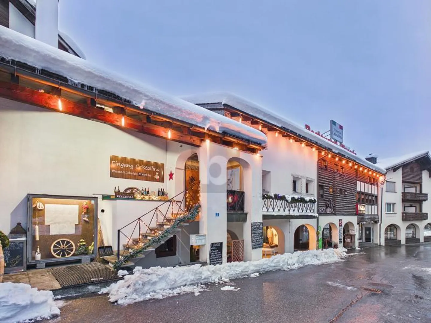 EMPLACEMENT DE CHOIX AVEC POTENTIEL POUR DES APPARTEMENTS DE VACANCES - Photo 1 sur 6