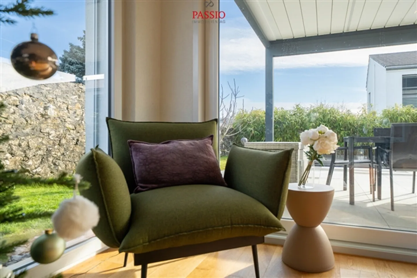 4.5-Room End Row House with Pool & High-Quality Finish Near the Lake - Photo 8 of 20