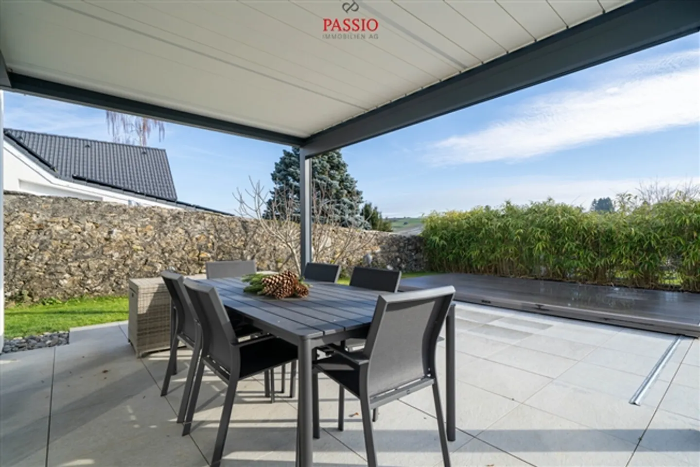 4.5-Room End Row House with Pool & High-Quality Finish Near the Lake - Photo 11 of 20