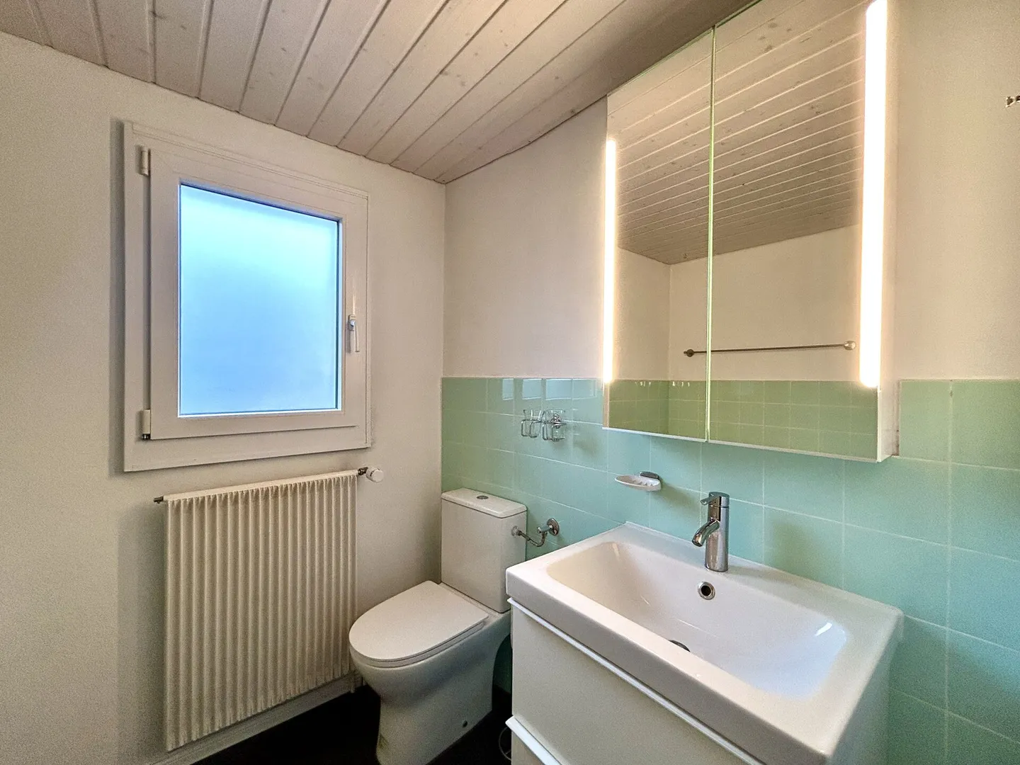Charmantes Doppelhaus mit Ausbaupotenzial - Foto 4 von 7