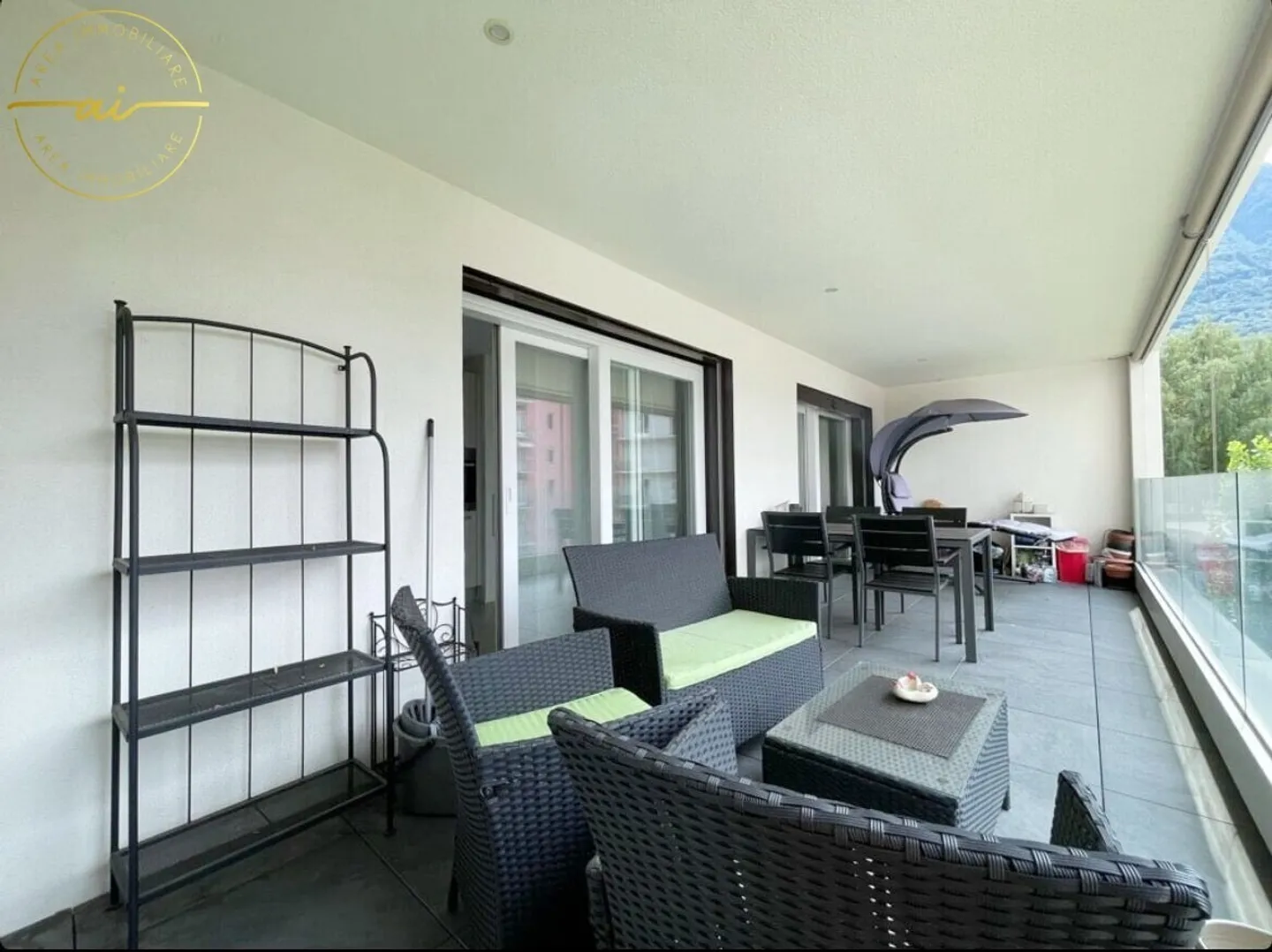 Appartamento moderno con terrazza - Foto 3 di 7