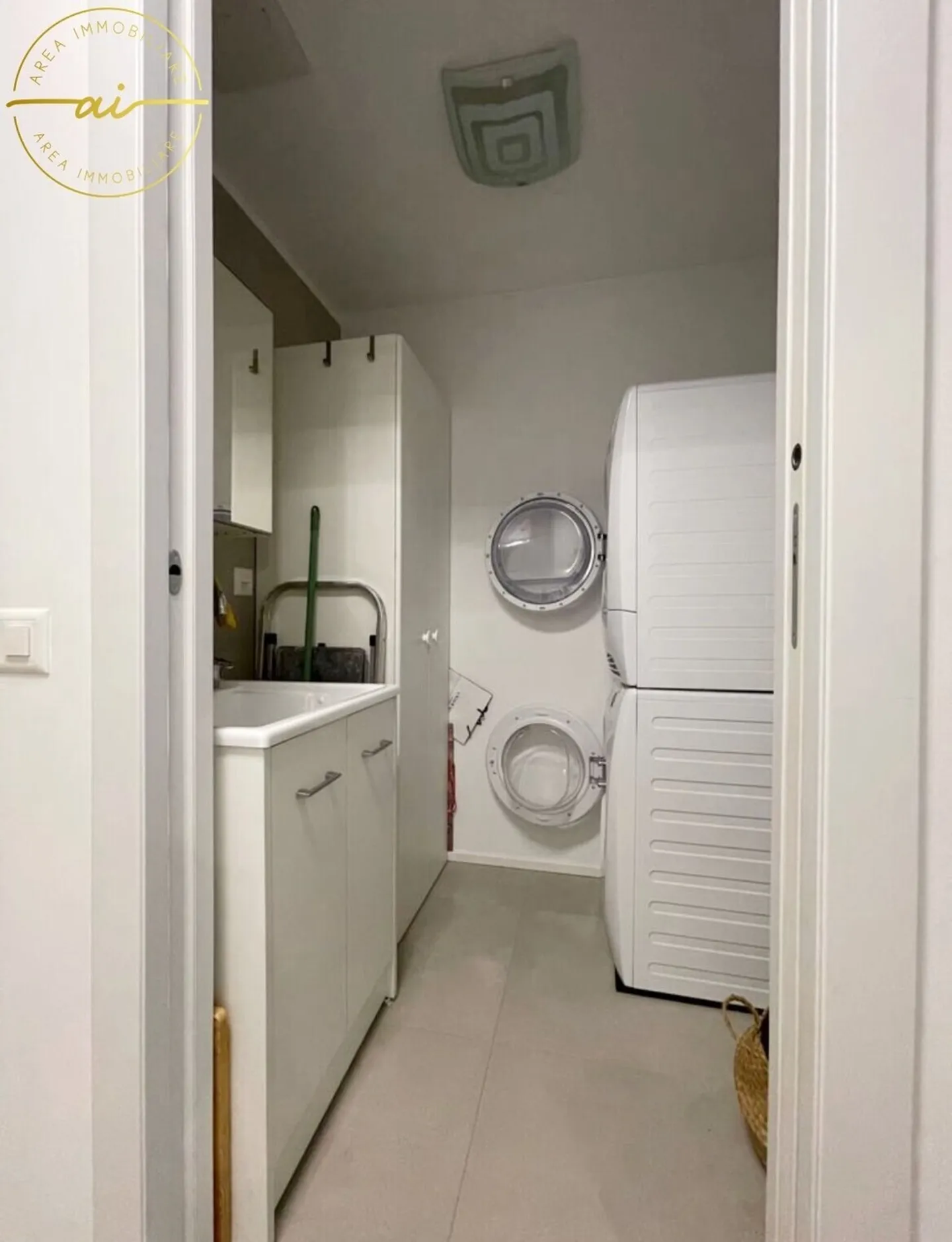Appartamento moderno con terrazza - Foto 5 di 7