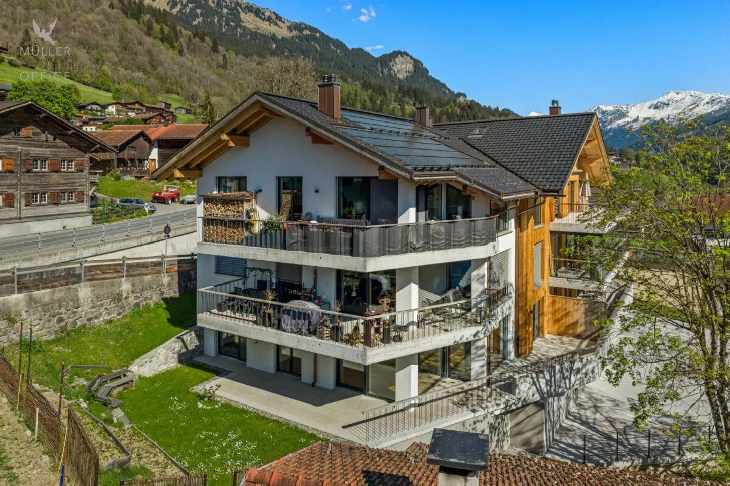 Esclusivo attico di 3 1/2 stanze (prima occupazione) con comfort abitativo ai massimi livelli e vista mozzafiato - Foto 2 di 14