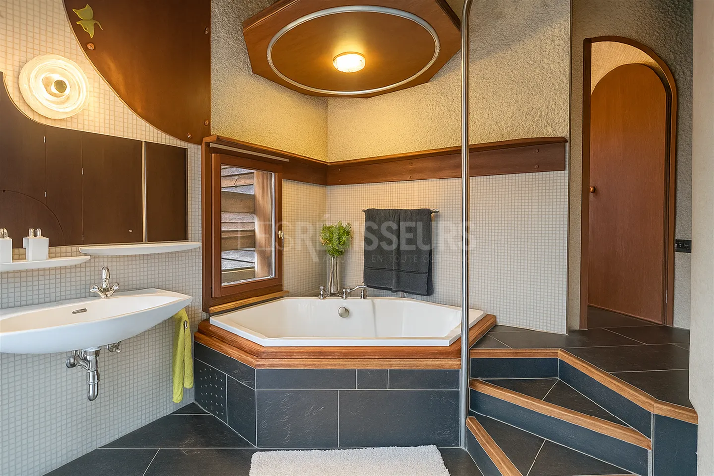 Contiguous House 8 Rooms - Photo 7 of 7